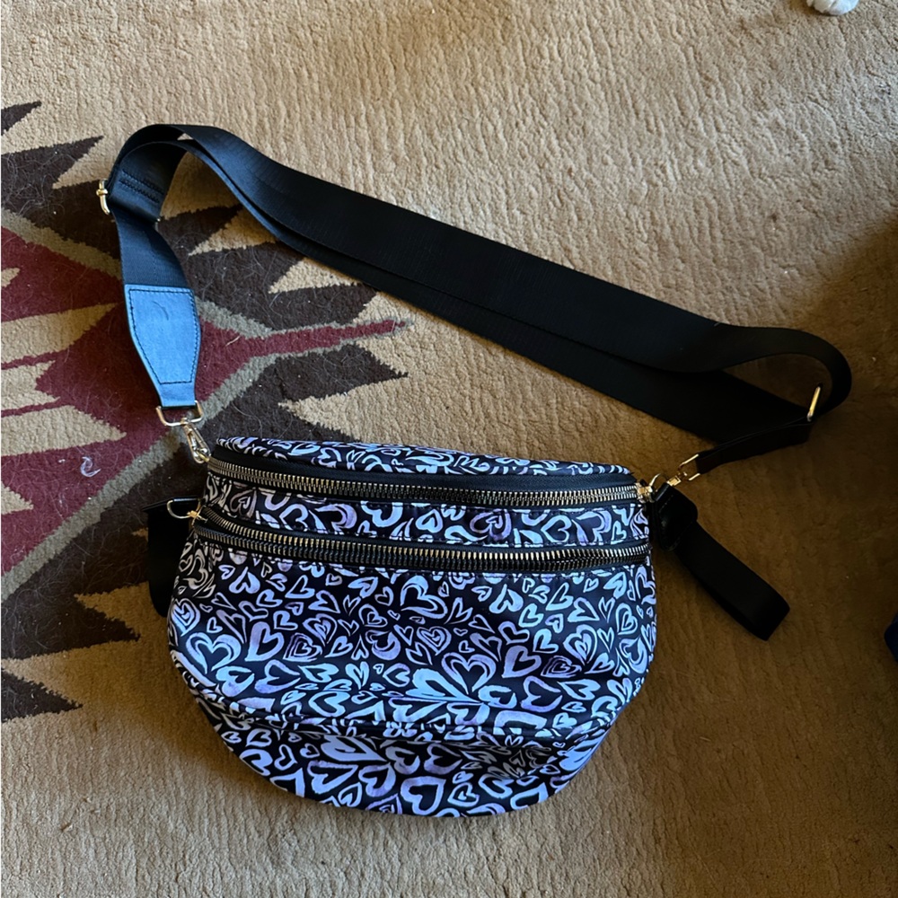 Stylish Black and White Heart Pattern Bag
